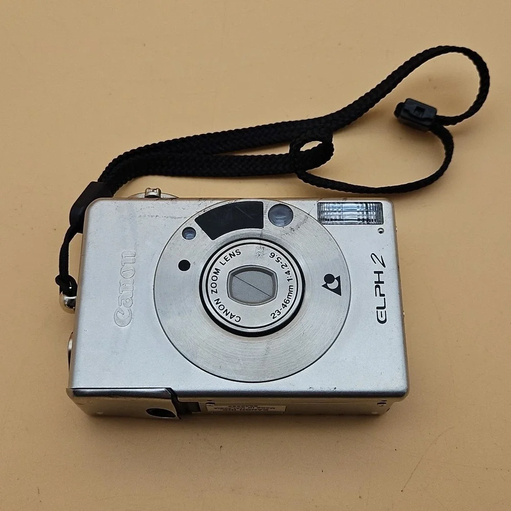 Canon ELPH 2 Camera Zoom Lens Silver UNTESTED‎ AS IS FOR PARTS